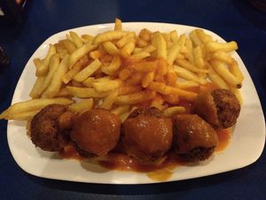 vegan meatballs at B13 Bar in Madrid