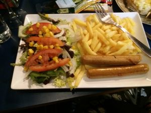 Combo plate with sausages at B13 Bar in Madrid