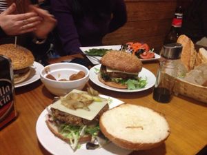 Hamburguers at B13 Bar in Madrid