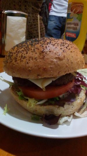 Gourmet hamburguer at B13 Bar in Madrid