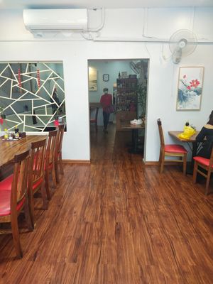 Space at Vegetarian Food Quan Chay - ហាងម្ហូបបួសកាវចិន in Phnom Penh