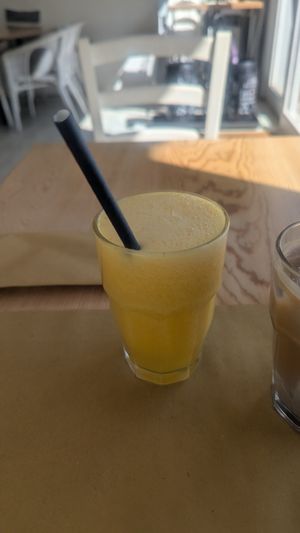 Vegan sunny pressed juice at Randy's - Breakfast, Brunch & More in Palermo