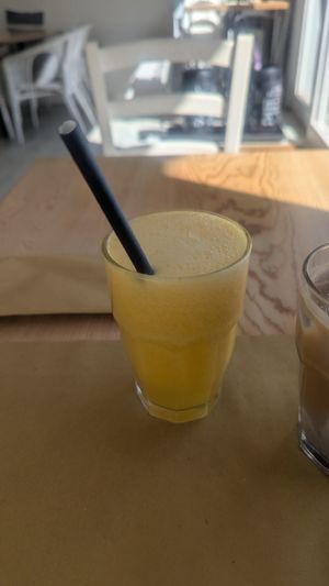 Vegan sunny pressed juice at Randy's - Breakfast, Brunch & More in Palermo