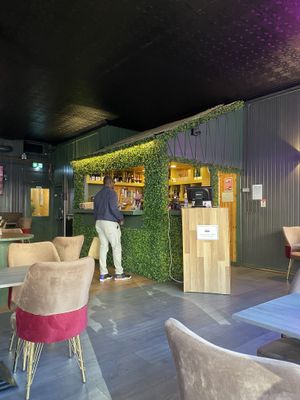 Bar   at Uwagboe's Kitchen & Grill in Edinburgh