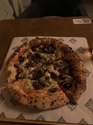 Vegan pizza  at Weźże Krafta in Krakow