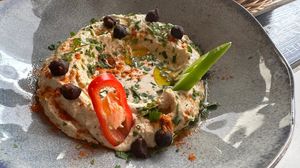 Hoummus  at Aubergine - Aviatorilor in Bucharest