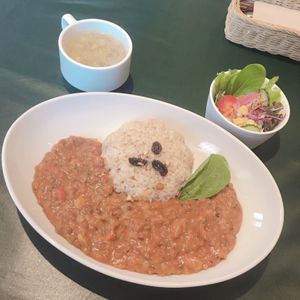 Lunch Curry  at Olu Olu Cafe in Tokyo