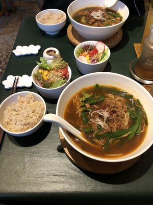 Red hot don-don ramen set  at Olu Olu Cafe in Tokyo