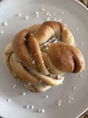 Cinnamon bun  at  Flo Specialty Coffee & bakery in Utrecht