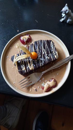 birnen-bananenbrot mit mandelmus at Soul's in Dusseldorf