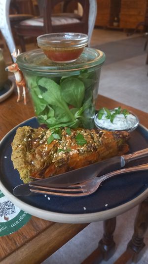 quiche🤌🏽 and salad at Soul's in Dusseldorf
