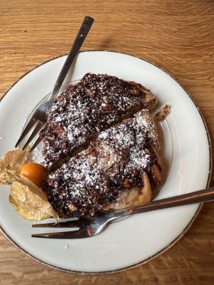 Schoko Schneckennudel  at Café Alma in Freiburg