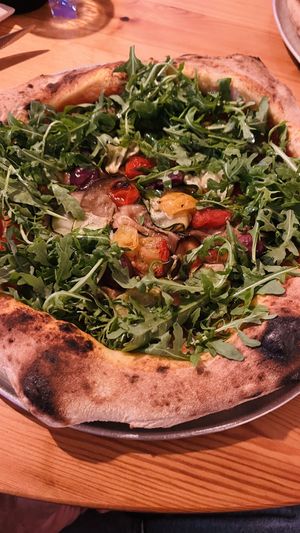 Pizza giardinetto con queso vegano  at Nonna Paquita Ristorante - Pizzeria in Palamos