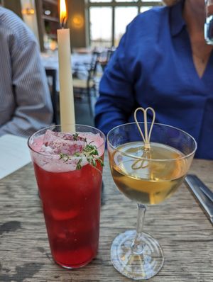 Highball and martini at Marle in Hook