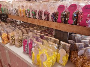 Hard candy is vegan at Confiserie Zucchero in Bruges