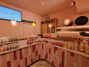 Counter at Confiserie Zucchero in Bruges