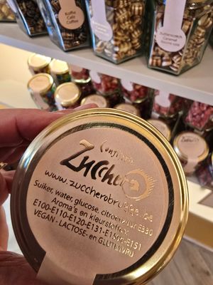 'Vegan' hard candy, but contains E120 at Confiserie Zucchero in Bruges
