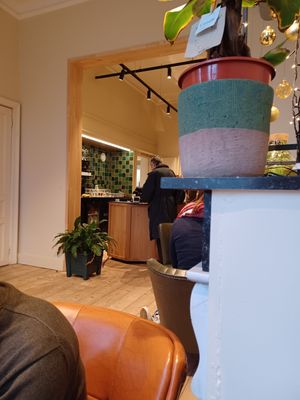 Counter with sweet treats at Eet- en Koffiehuis Cozette in Ghent