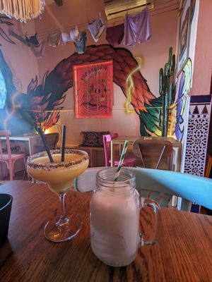 Lime fizzy drink and frozen daisy cocktail at Chiwawa Cantina - Vegueta in Gran Canaria