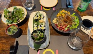 menu di mezzogiorno con sushi vegano + pokè vegana  at Lo Asia in Rapperswil-jona