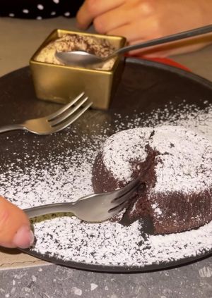 Tortino al cioccolato con crema veg at L'Evoluzione Pizza in Catania