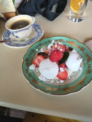 "Comme une pavlova" at Matsa Caffè in Bordeaux