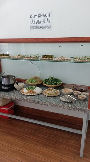 Buffet (spring rolls and noodle soup section) at Phước Thọ in Vung Tau