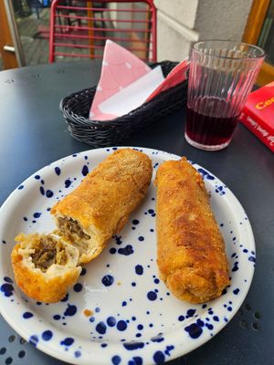"Kroketten" mit Sauerkraut und Pilzfüllung in österreich würde man gefüllte Palatschinken sagen 🙂 at Zajadalnia Wieliczka in Wieliczka