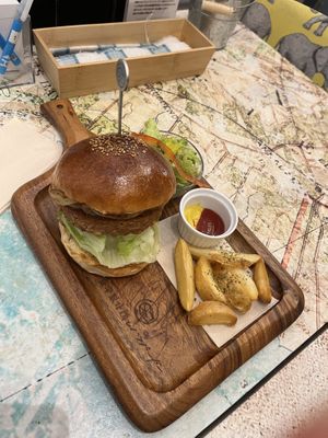 Vegan onion burger  at Tomoyasu Seisakusyo and Hamburger - 友安製作所とハンバーガー in Fukuoka