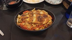 Noodles udon con filete de proteína vegetal at Restaurante Rústico  in Castellon De La Plana