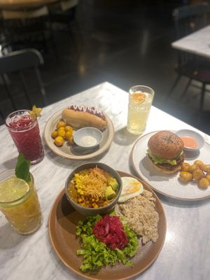  at Cafė Mattelsa in Medellin