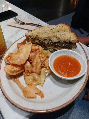 Grilled Cheese Sandwich (vegano), 10/10 at Cafė Mattelsa in Medellin