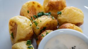 Potatisbollar med hemmagjord specislsås  at Aida's Zone in Stockholm