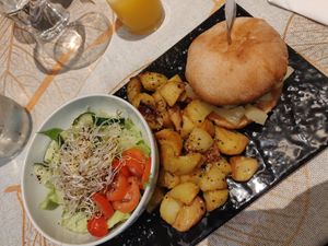 Burger at Aida's Zone in Stockholm