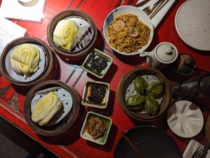 Steamed bun flowers, dumplings and noodles at NoMoreRice in Dortmund