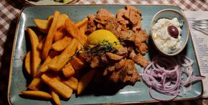 Vegan gyros with fries and tzatziki at Taverna Athene in Berlin