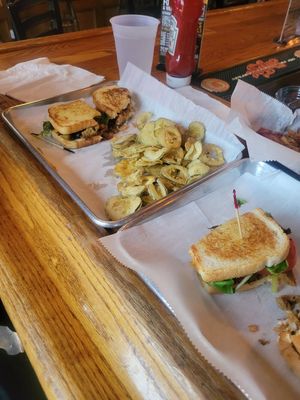 Vegan Reuben and fried pickle chips at Ruggers Pub in Pittsburgh