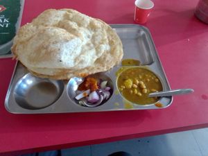 Chola Bhatura at Ram Sewak Restaurant in Bodhgaya