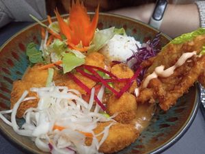 M5 peanut sauce lunch deal at Cảm Ơn in Hamburg