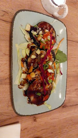  at Cảm Ơn in Hamburg