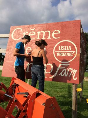 New sign at Creme de la Crop in Valparaiso