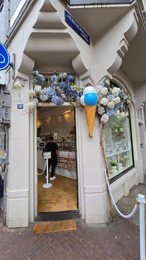 On the corner at Lourens in Amsterdam