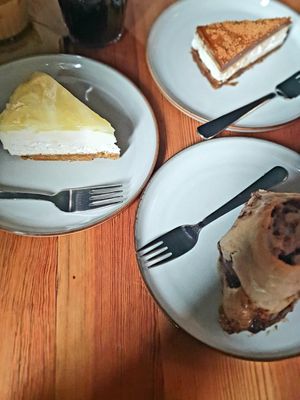 Cinnamon bun, lemon and chocolate cheesecake at Full Soul Vegan in Stockholm
