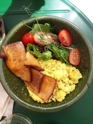 Tofu scramble and baycon at Full Soul Vegan in Stockholm
