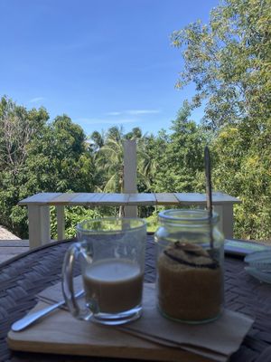 They make great coffe and vanilla brown sugar , I recommend the herbal coffe as a big coffee drinker didn’t feel like I was missing something   at Soulscape Café in Koh Phangan