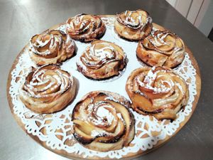 Rosas de manzana en hojaldre at Pepita D'oro  in Tenerife