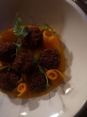 Falafel con crema di carote at Native Restaurant in Camposampiero