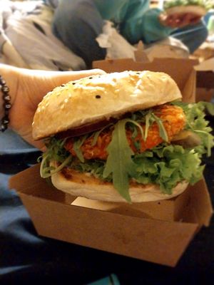 crispy chick'n burger at VEG'D - Vegan Burgers - X-Berg in Berlin