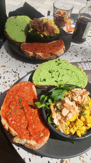 Goed begin met klutsvrij ei en vegan bacon at Anne&Max in Tilburg