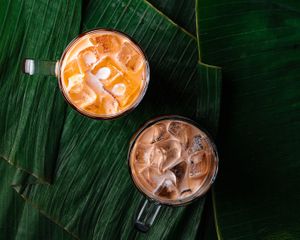 Vegan Thai tea and Vegan Thai iced Coffee at Plue in New York City